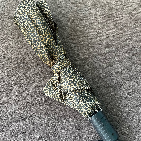 Leopard umbrella - Picture 5 of 9
